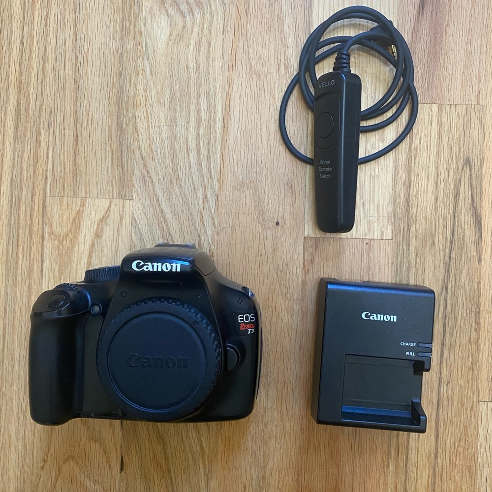 Canon EOS Rebel t3 camera